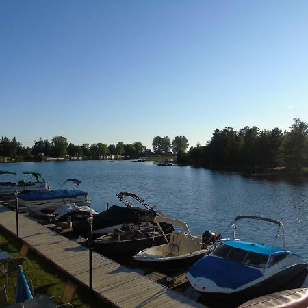 Kit Wat Motel & Marina Sauble Beach Esterno foto