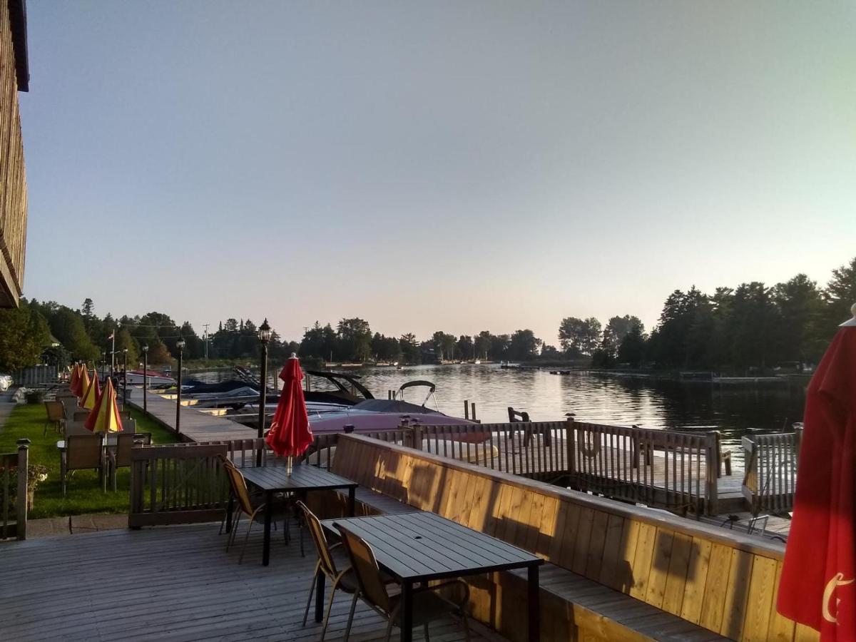 Kit Wat Motel & Marina Sauble Beach Esterno foto