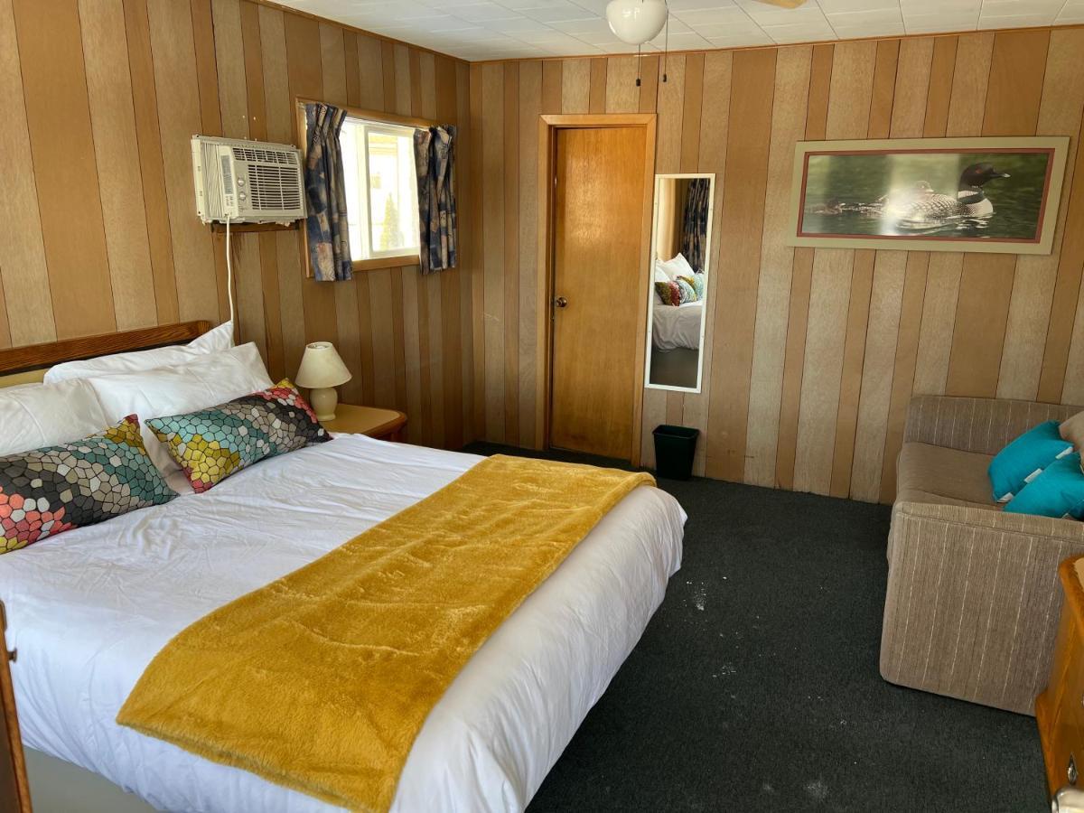 Kit Wat Motel & Marina Sauble Beach Esterno foto
