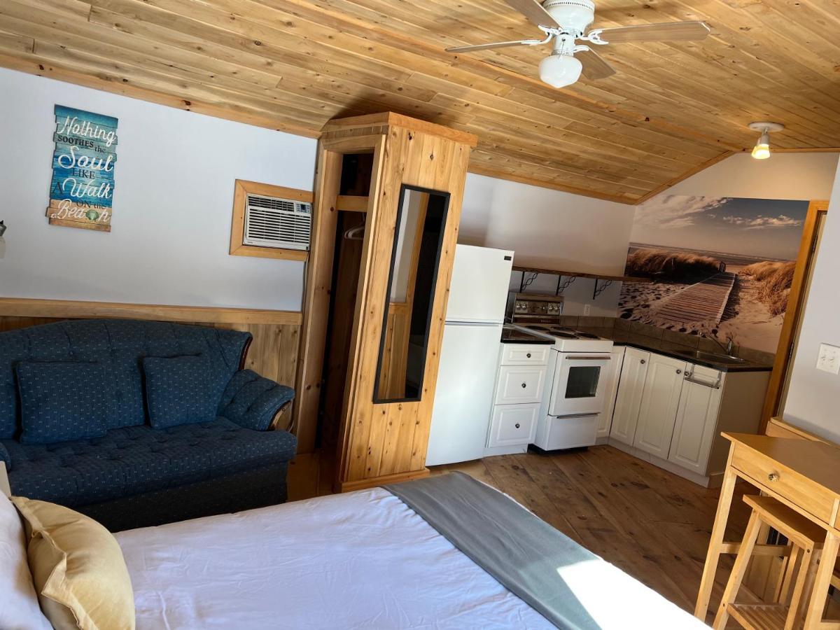 Kit Wat Motel & Marina Sauble Beach Esterno foto