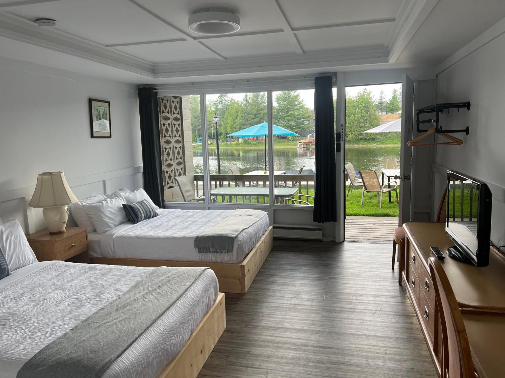 Kit Wat Motel & Marina Sauble Beach Esterno foto