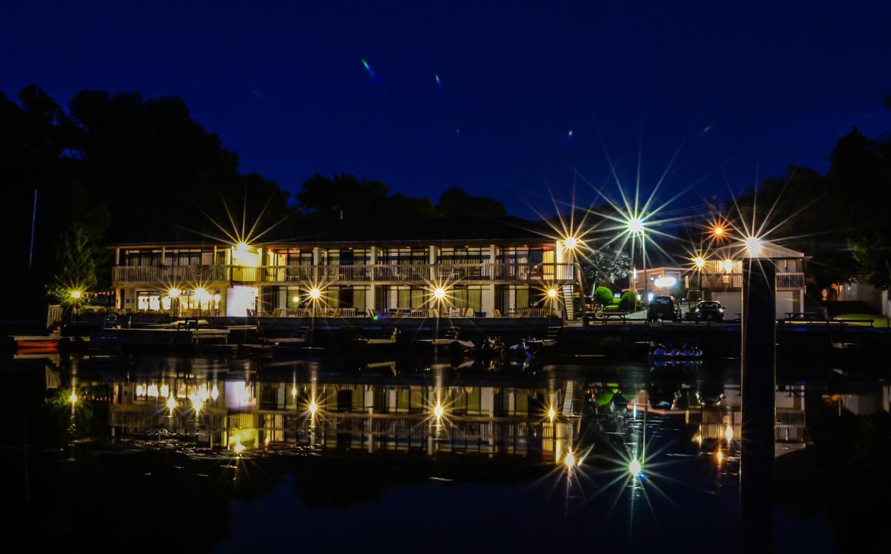 Kit Wat Motel & Marina Sauble Beach Esterno foto