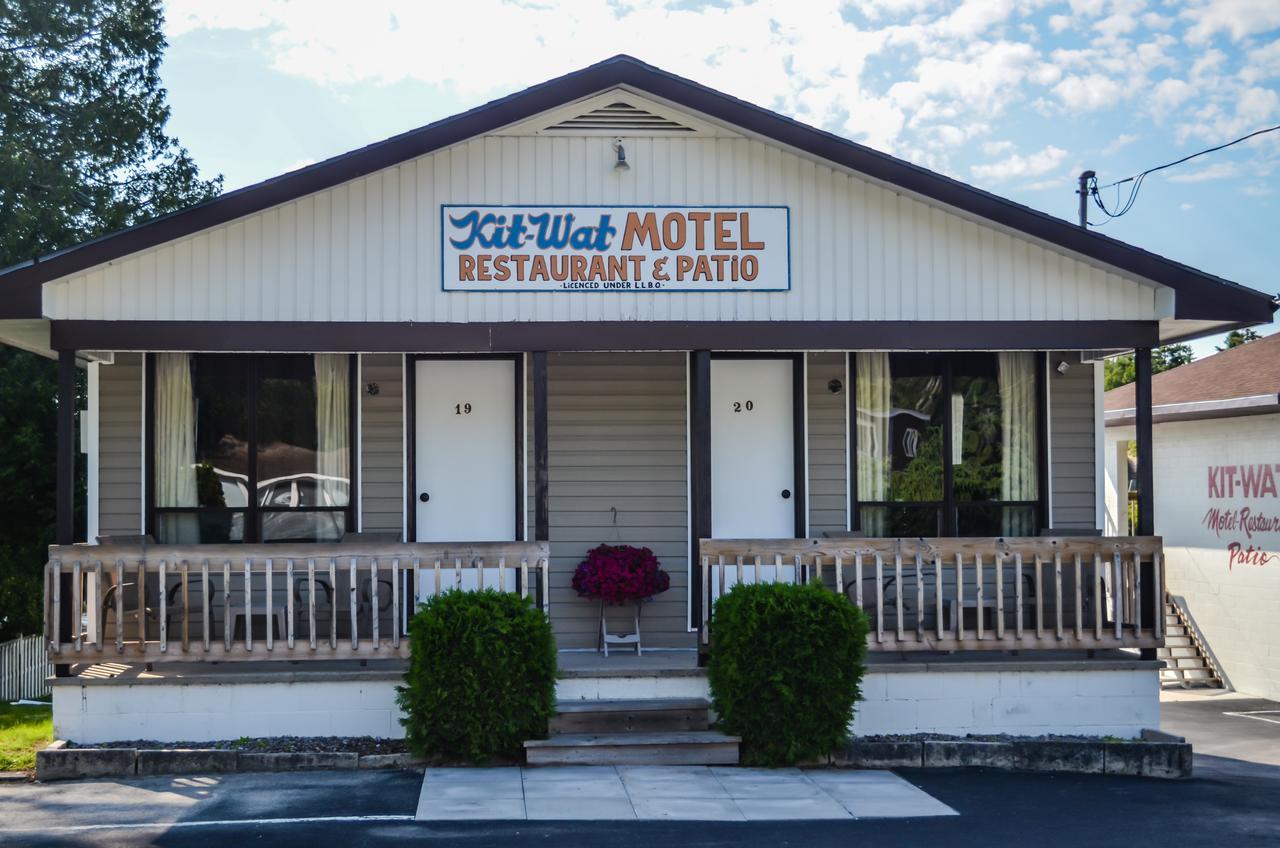 Kit Wat Motel & Marina Sauble Beach Esterno foto