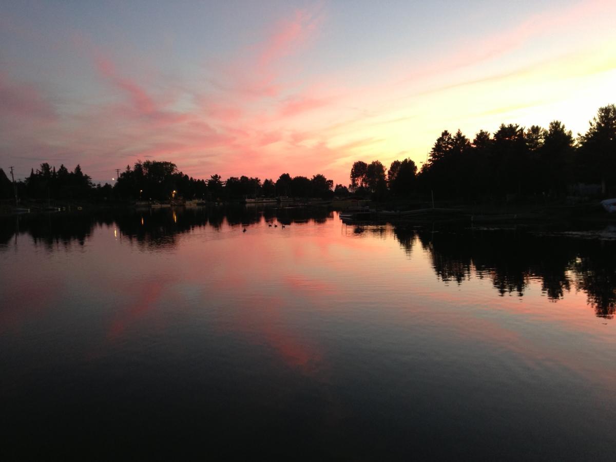 Kit Wat Motel & Marina Sauble Beach Esterno foto