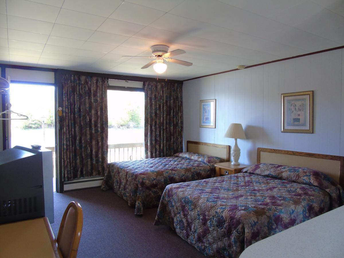 Kit Wat Motel & Marina Sauble Beach Esterno foto