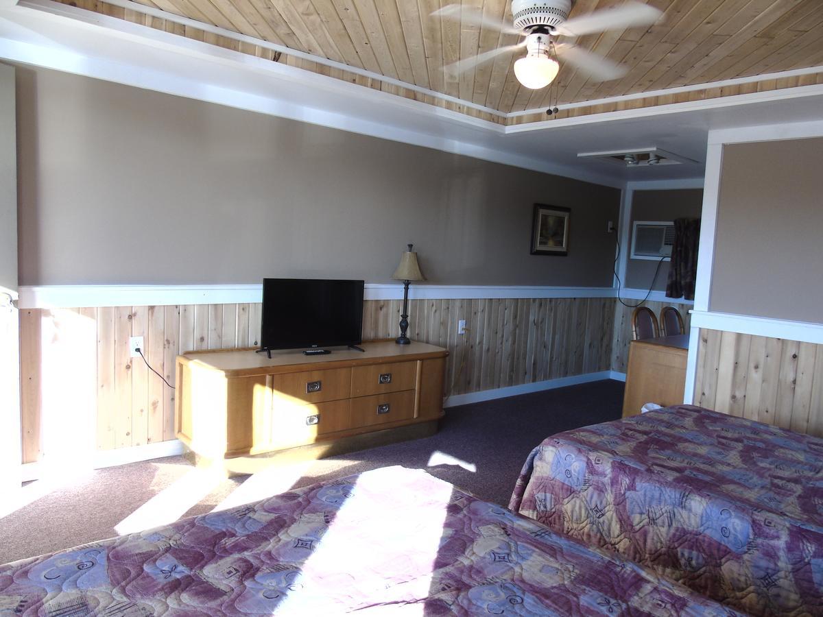 Kit Wat Motel & Marina Sauble Beach Esterno foto