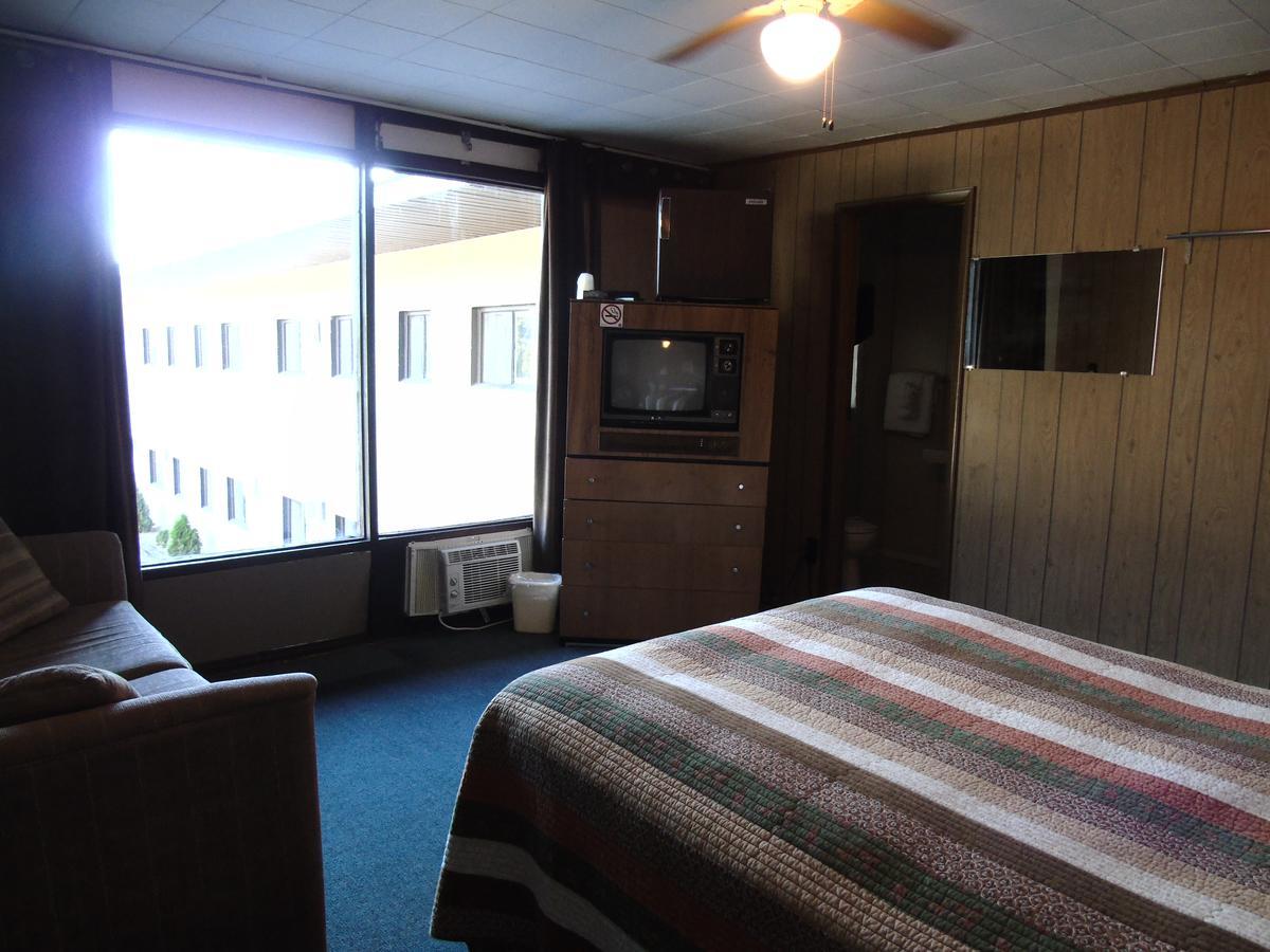 Kit Wat Motel & Marina Sauble Beach Esterno foto