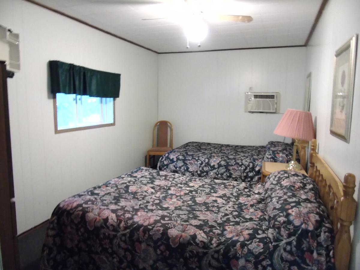 Kit Wat Motel & Marina Sauble Beach Esterno foto