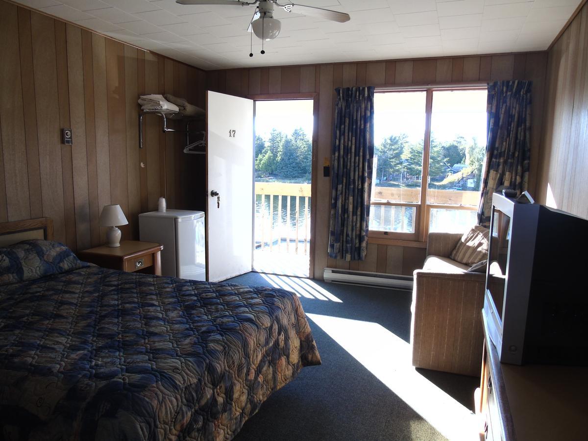Kit Wat Motel & Marina Sauble Beach Esterno foto