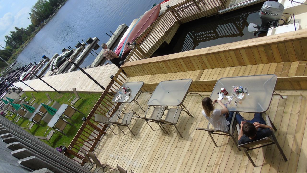 Kit Wat Motel & Marina Sauble Beach Esterno foto