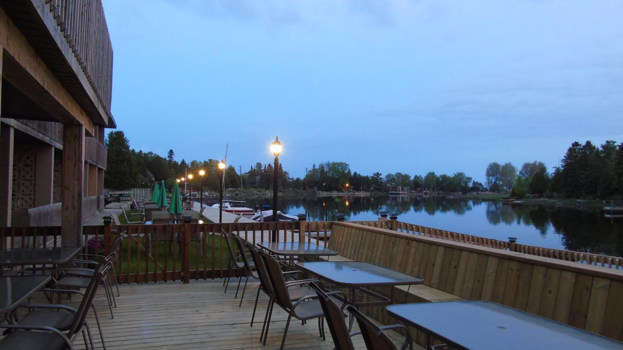Kit Wat Motel & Marina Sauble Beach Esterno foto