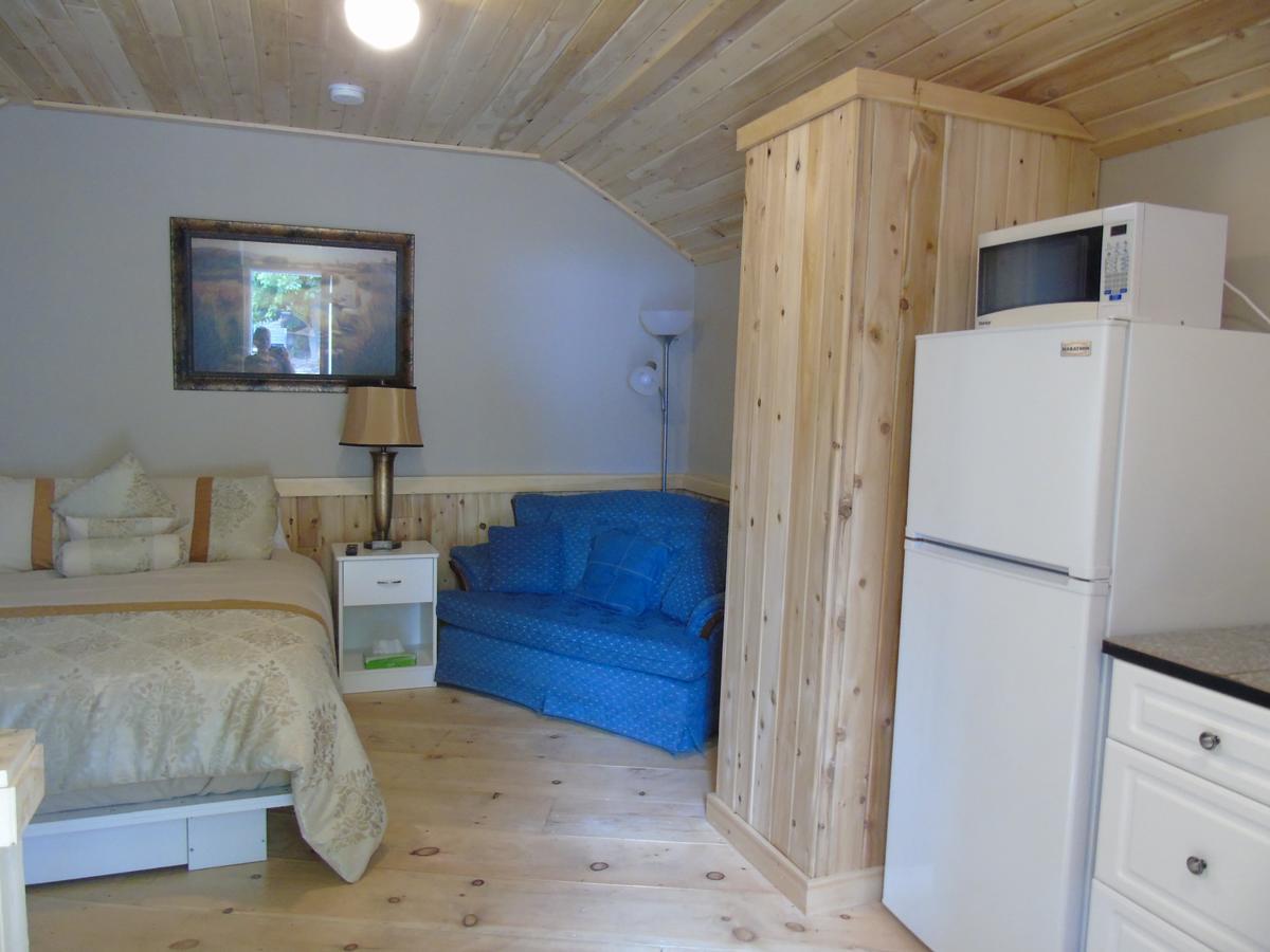 Kit Wat Motel & Marina Sauble Beach Esterno foto
