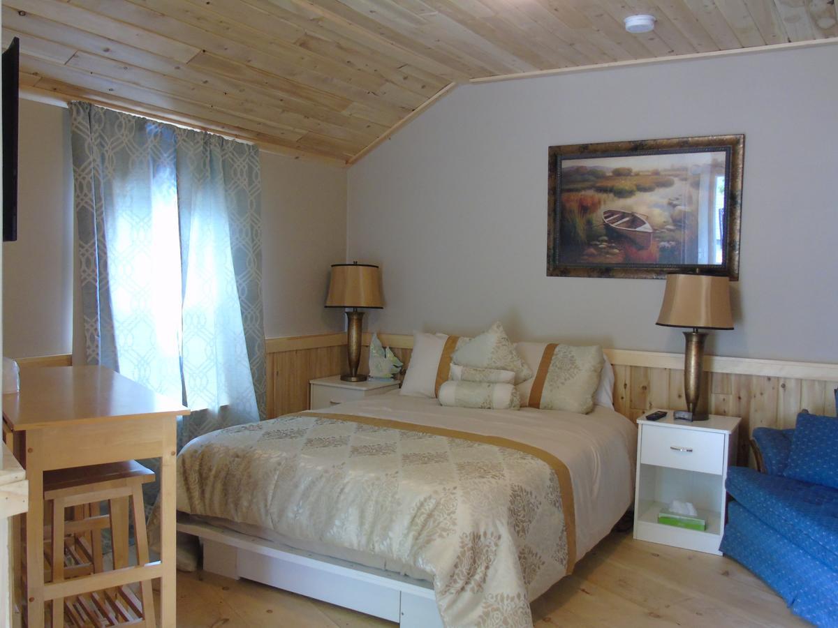 Kit Wat Motel & Marina Sauble Beach Esterno foto