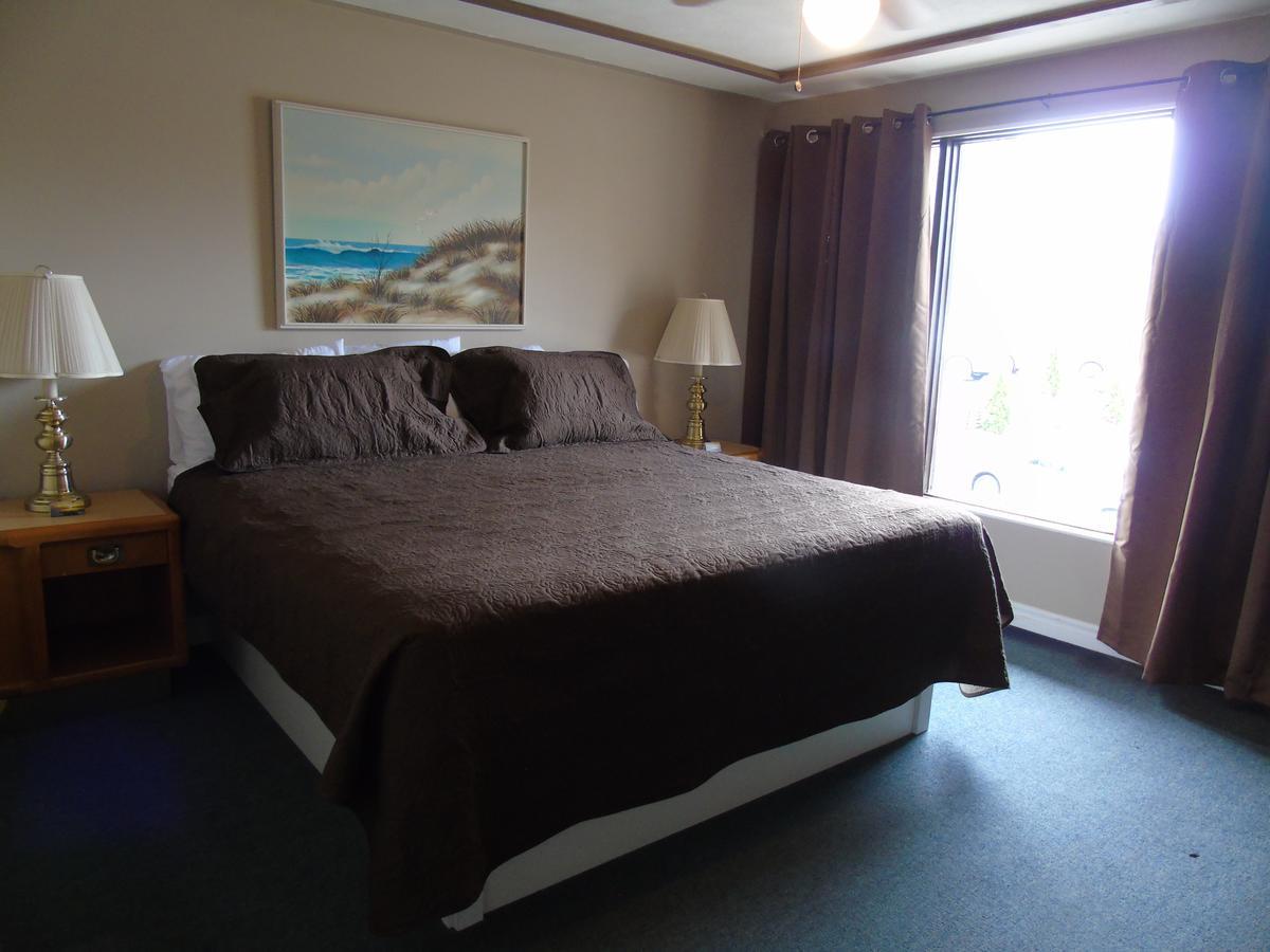 Kit Wat Motel & Marina Sauble Beach Esterno foto