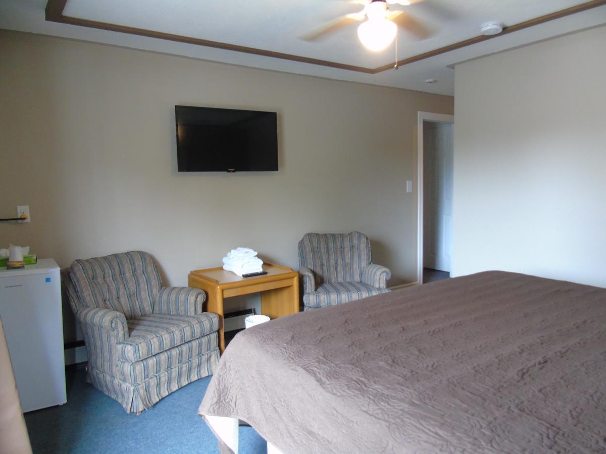 Kit Wat Motel & Marina Sauble Beach Esterno foto