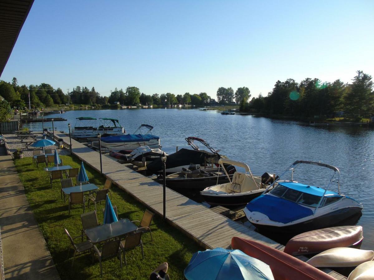 Kit Wat Motel & Marina Sauble Beach Esterno foto
